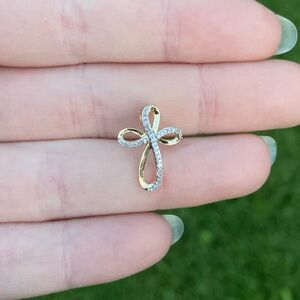 10k Diamond Cross Pendant
